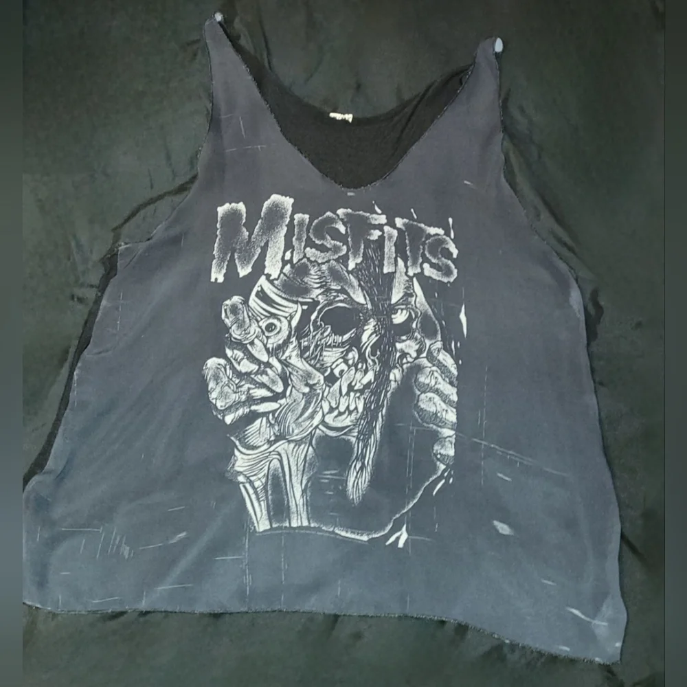 Vtg USA blk mesh Misfits skull mommy can I kill tonight graphics sheer tank XL - Picture 14 of 17